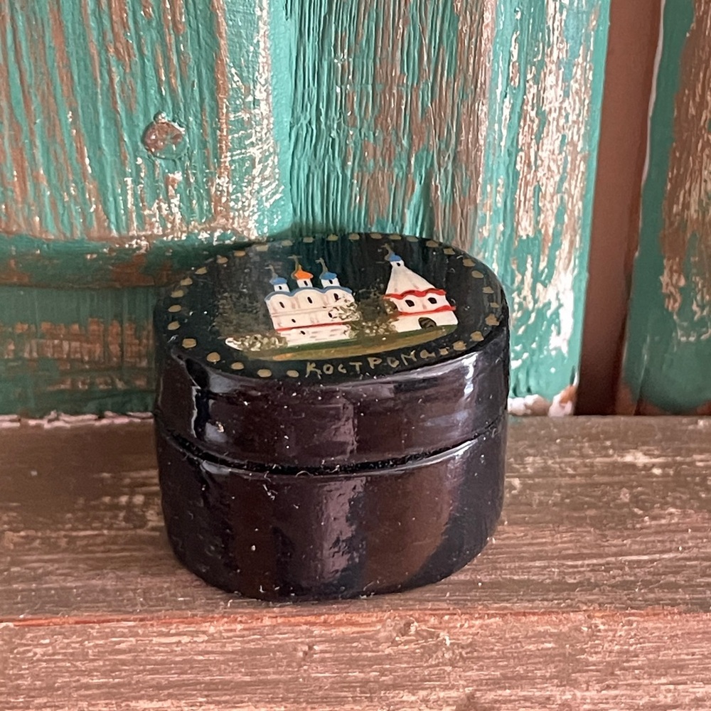 Beautiful Vintage Russian Russia Hand Made Hand Painted trinket miniature box - Picture 4 of 8